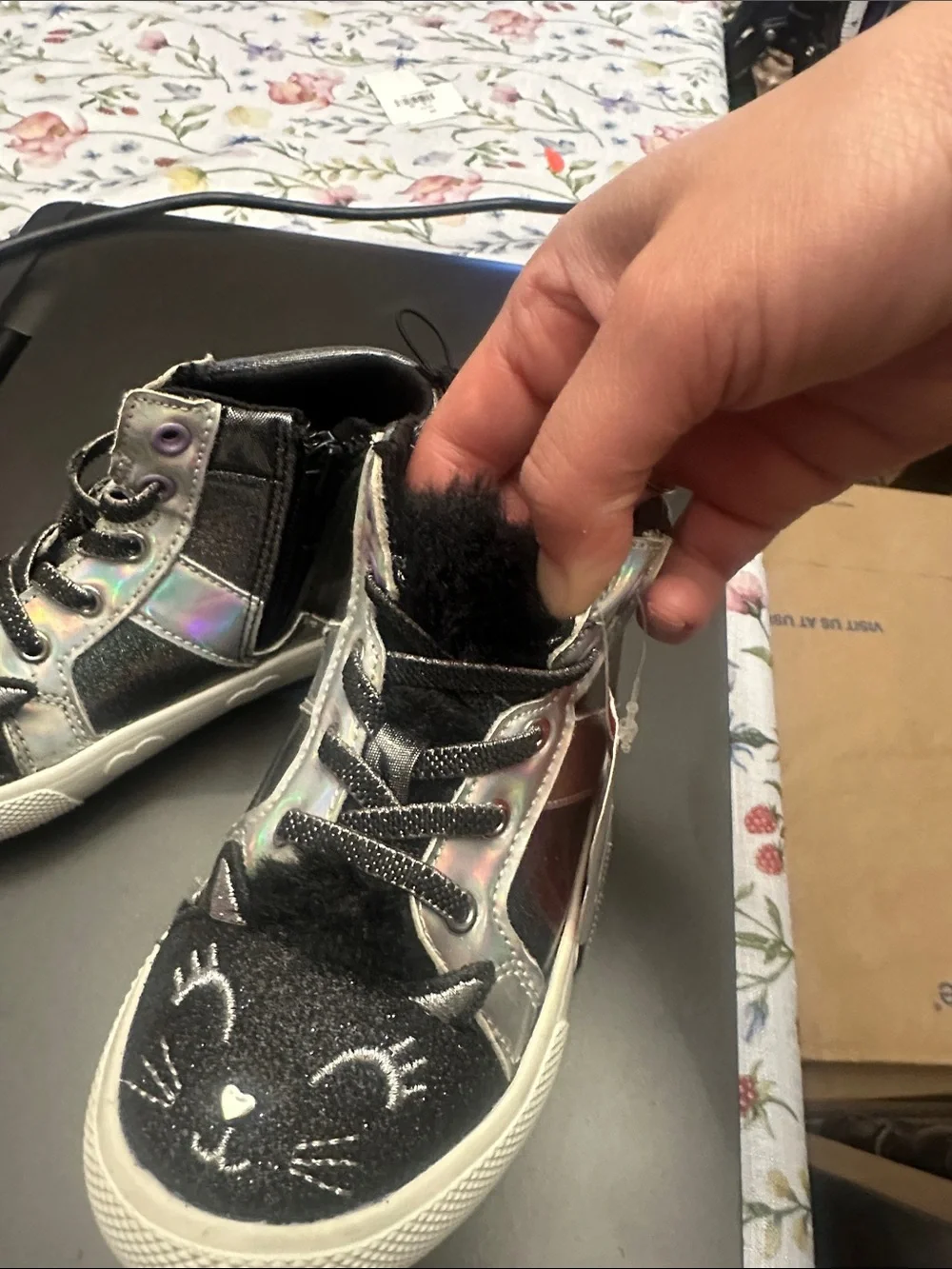 Kids Shoes Wonder Nation Black Iridescent Cat High-Top Sneakers Size 8